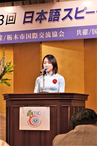 日本語スピーチコンテストで国際ソロプチミスト賞を受賞