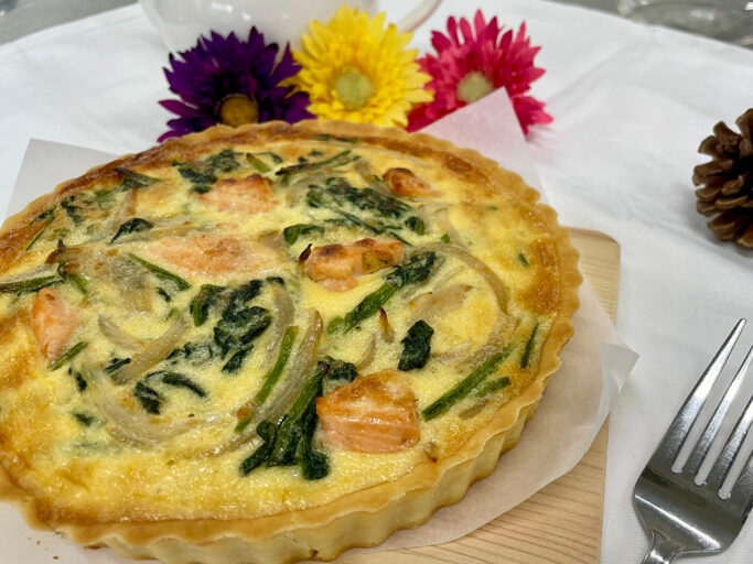 11月「鮭とほうれん草のキッシュ」